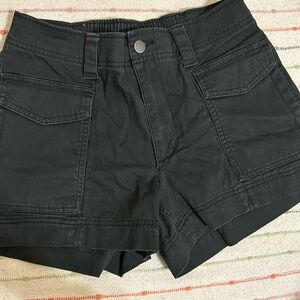 Never worn size small old navy cargo shorts